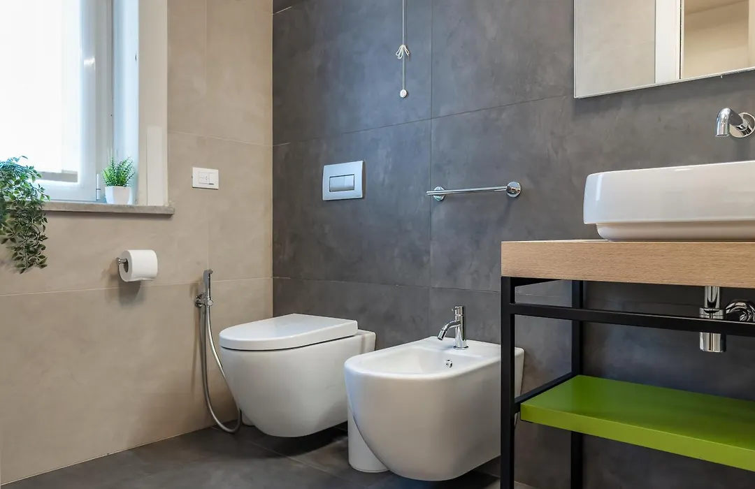 Be-Co Business Triple Suite-1